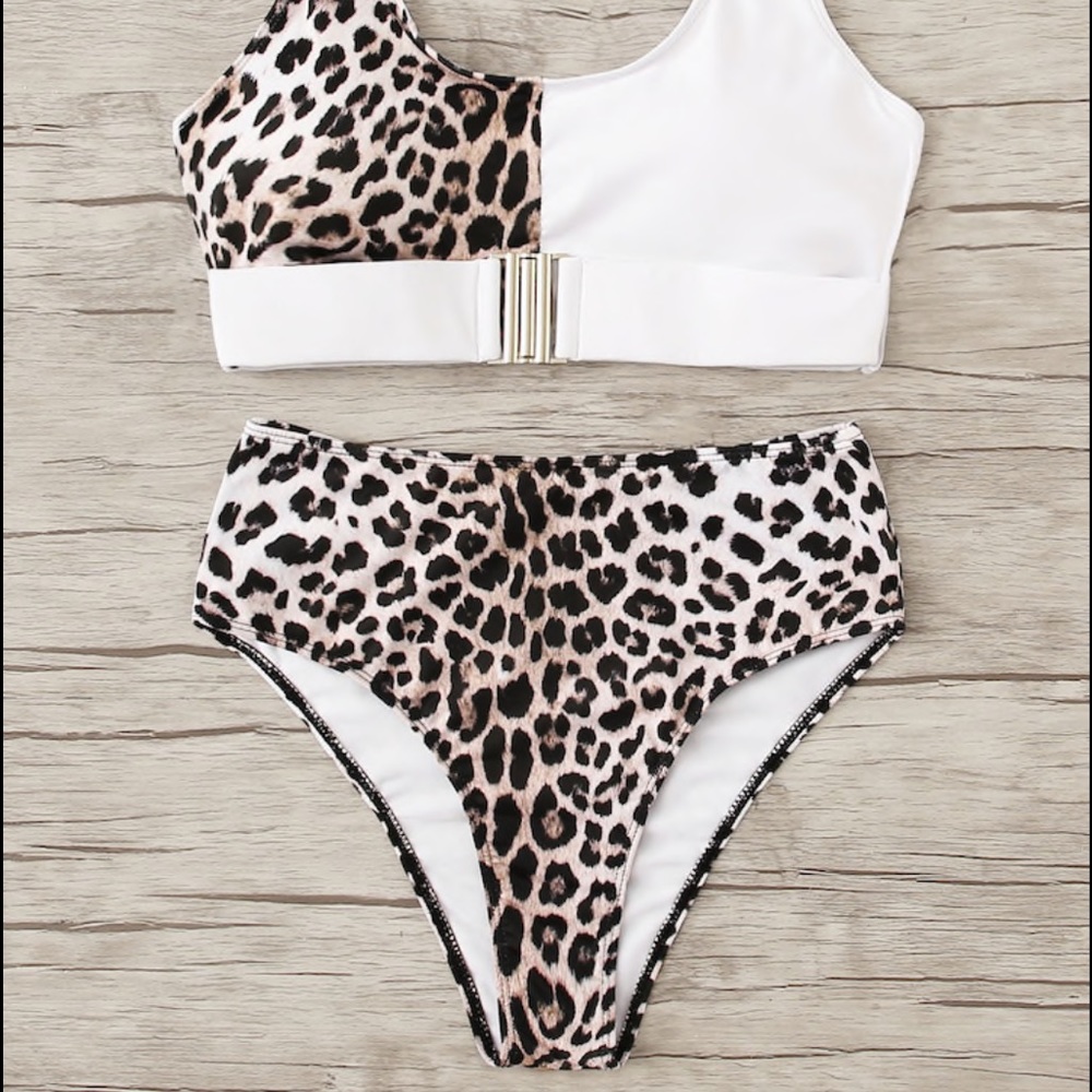 🥳HP🎉 Leopard Buckle Top & High Waist Bikini